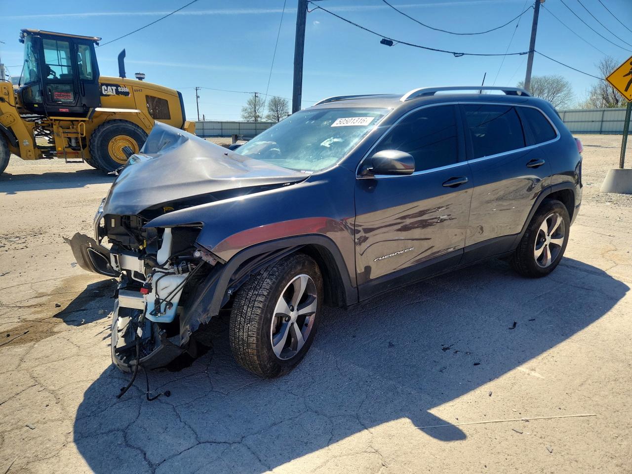 Salvage Jeep Cherokee Image
