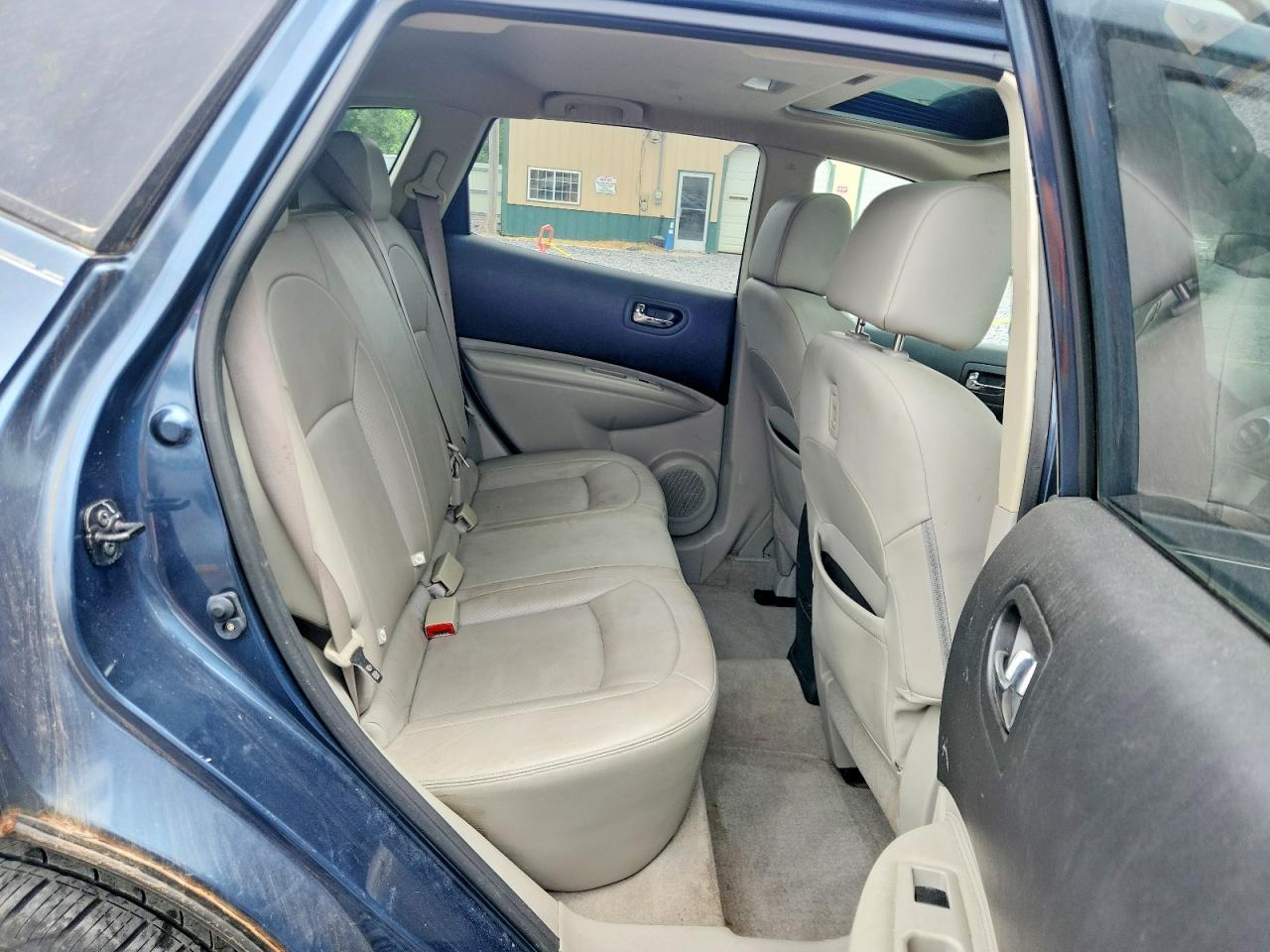 Nissan Rogue S