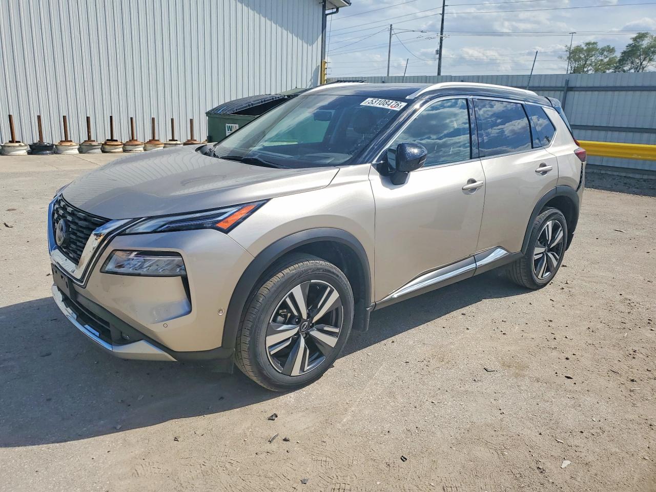Salvage Nissan Rogue Image