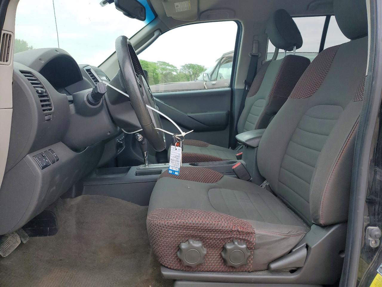 Nissan Frontier S