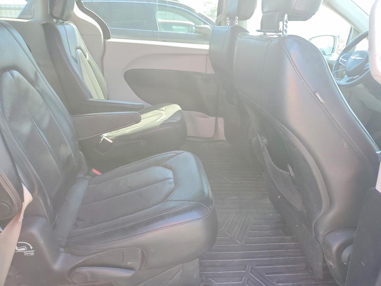 Chrysler Pacifica Touring L