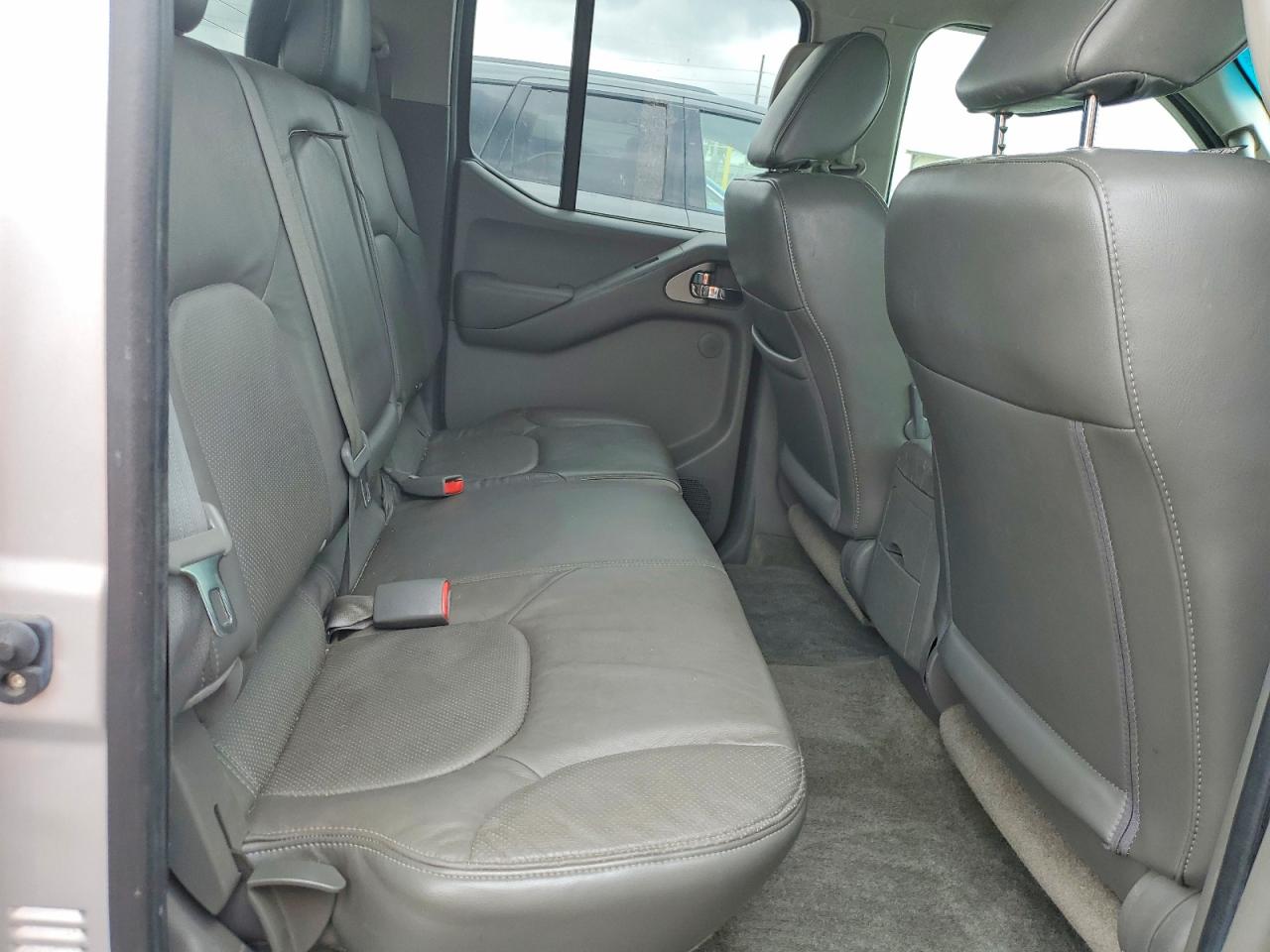 Nissan Frontier S