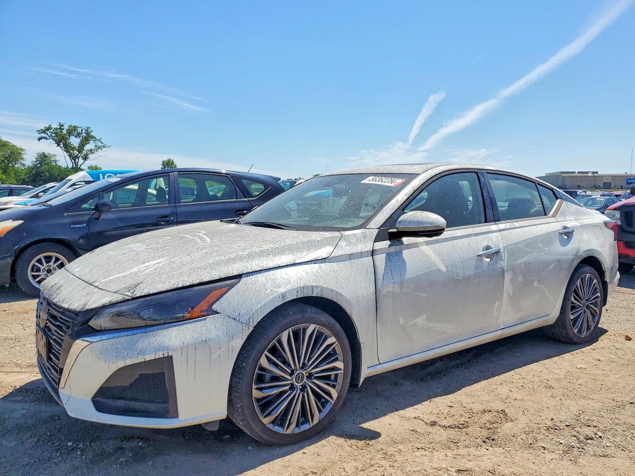 Salvage Nissan Altima Image