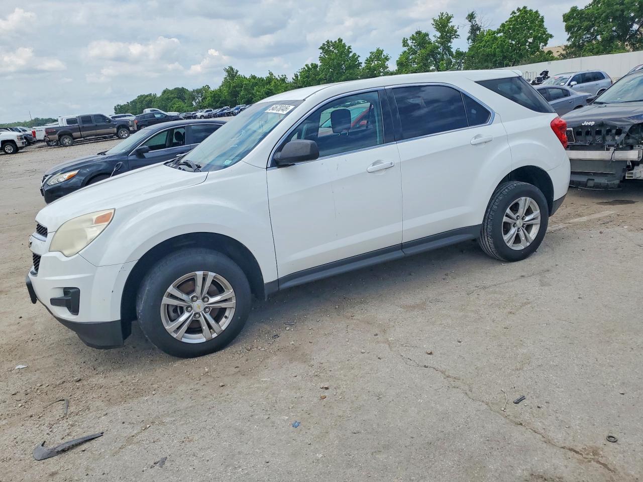 Salvage Chevrolet Equinox Image