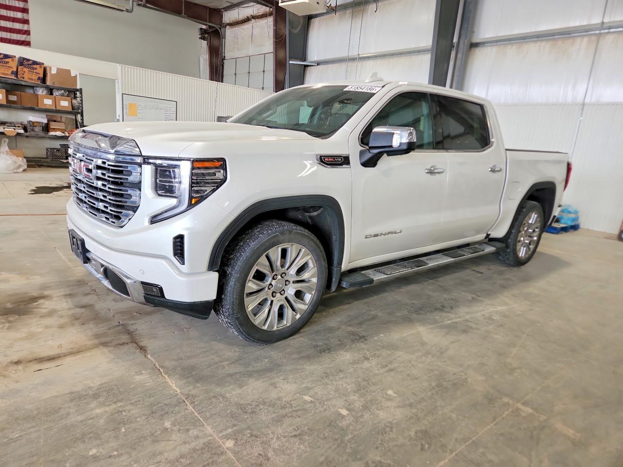 Salvage GMC Sierra Image
