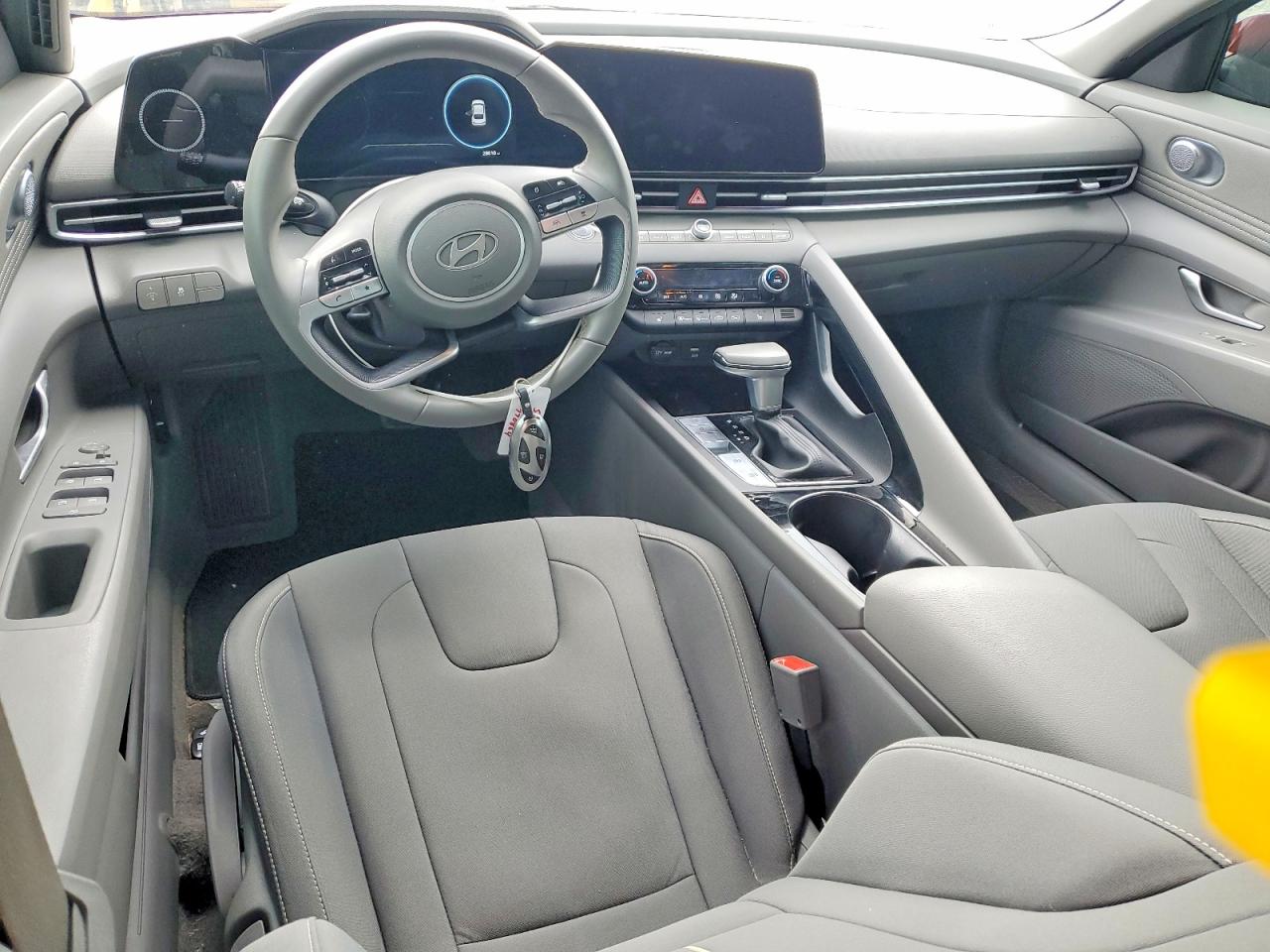 Hyundai ELANTRA Sel