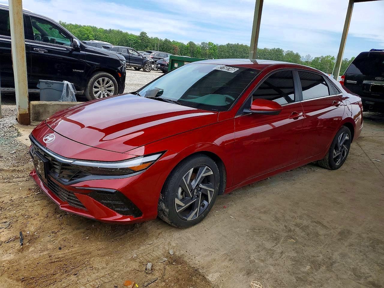 Salvage Hyundai ELANTRA Image