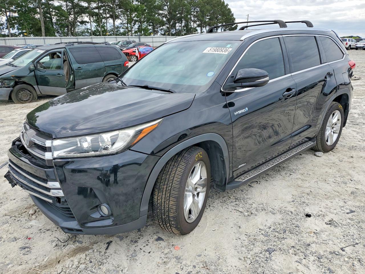 Salvage Toyota Highlander Image