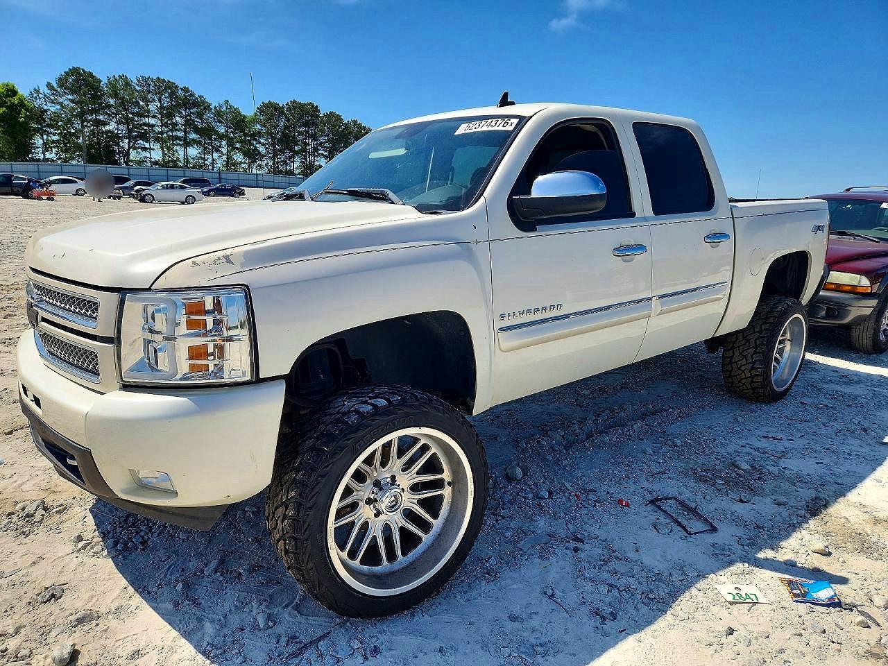 Salvage Chevrolet Silverado Image