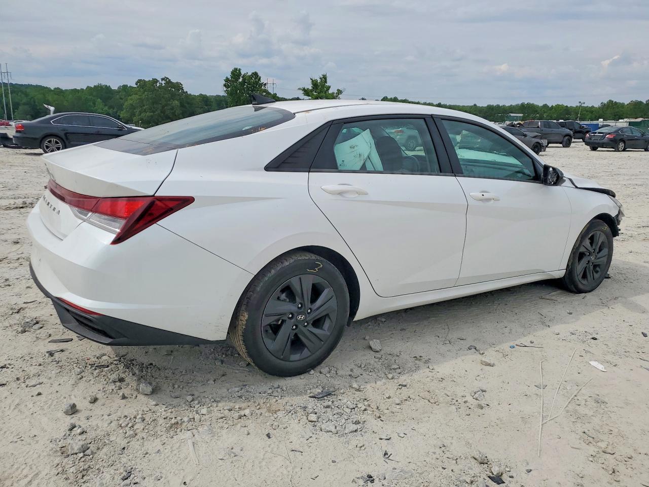 Hyundai ELANTRA Sel