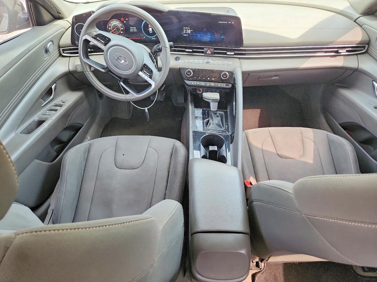 Hyundai ELANTRA Sel