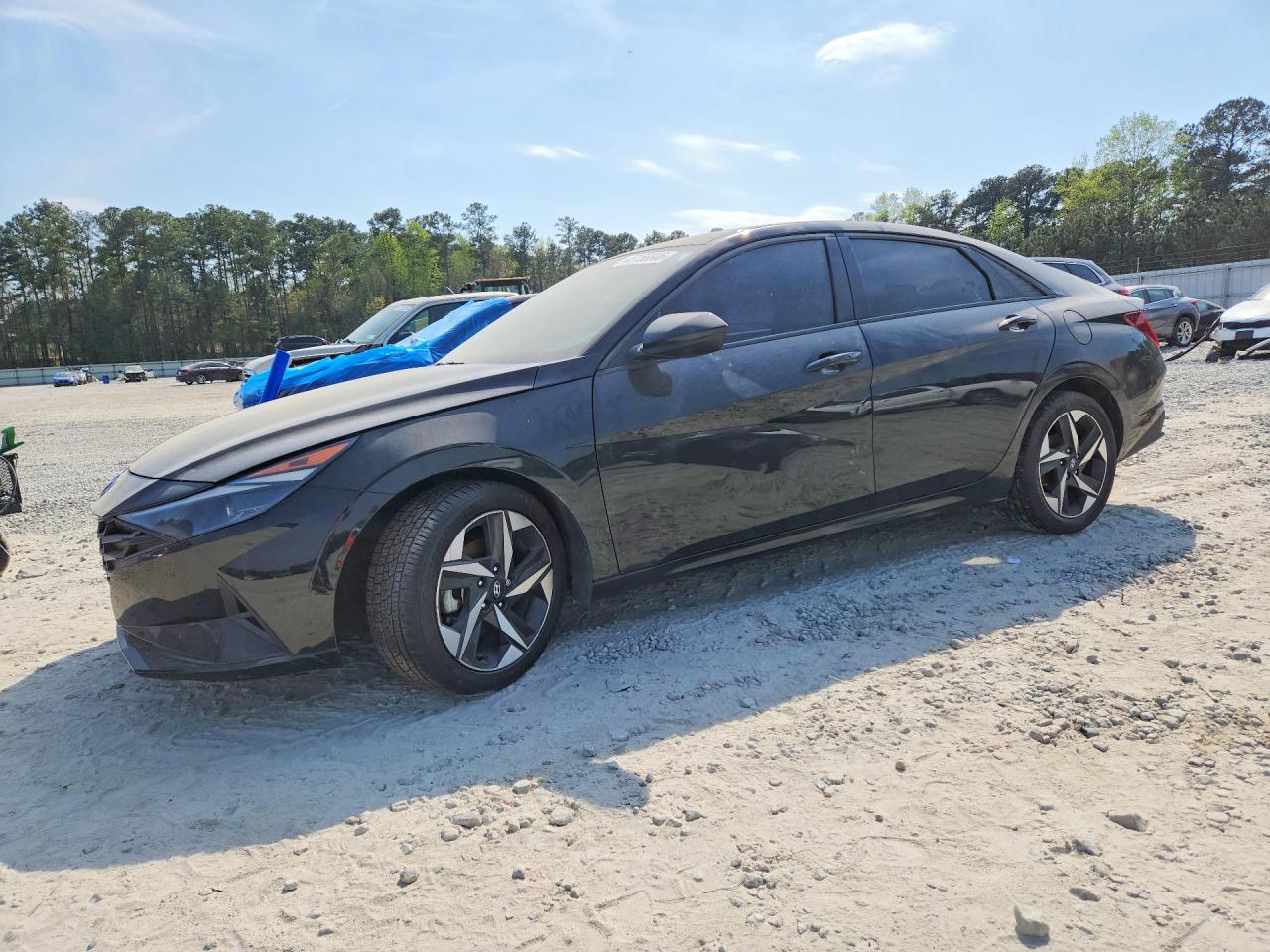 Salvage Hyundai ELANTRA Image