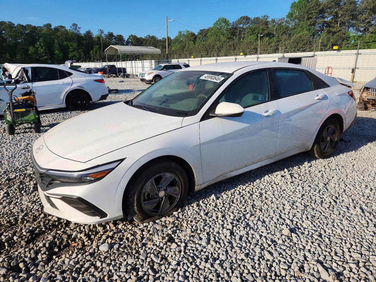 Salvage Hyundai ELANTRA Image