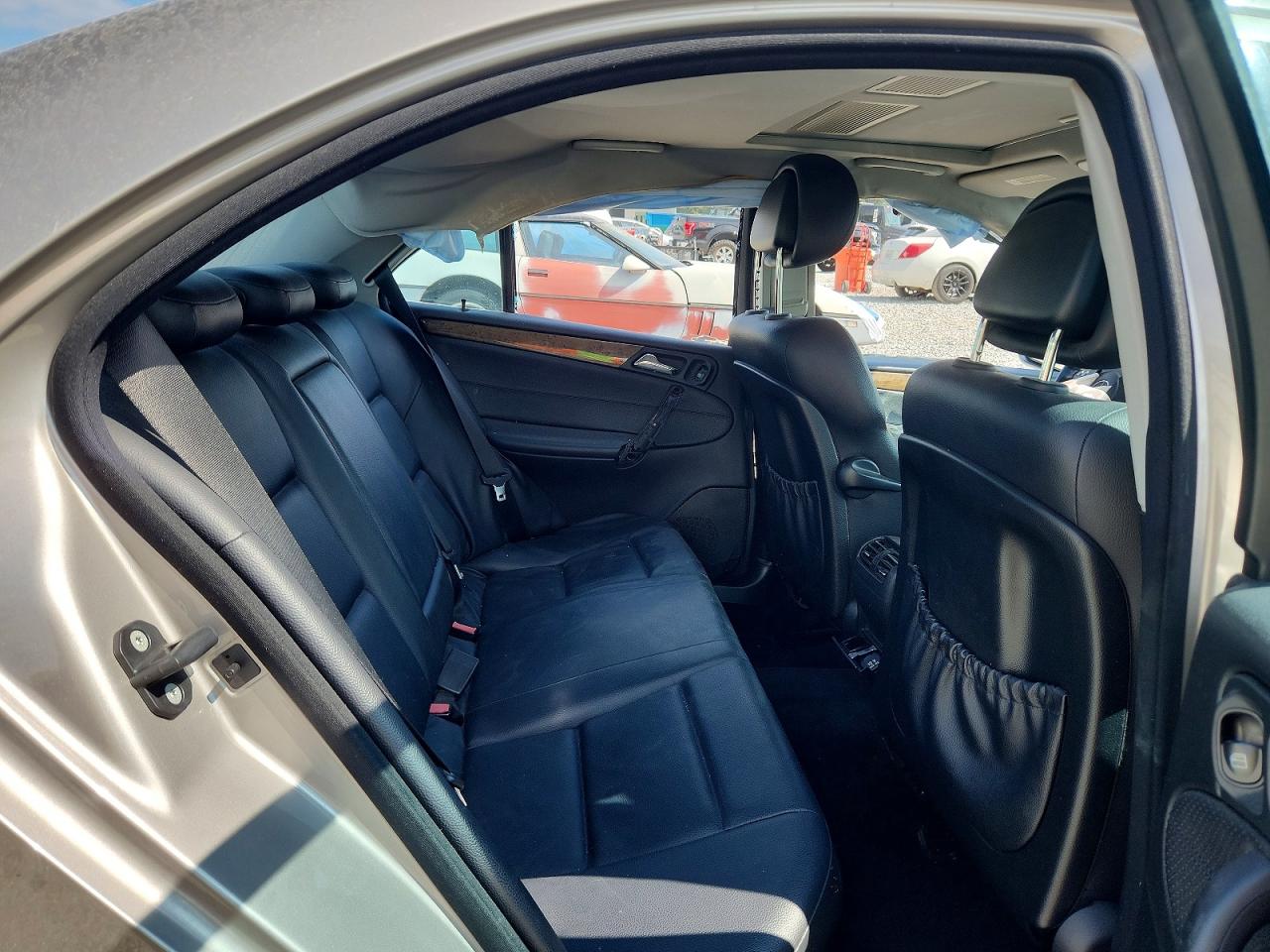Mercedes-Benz C-Class 230