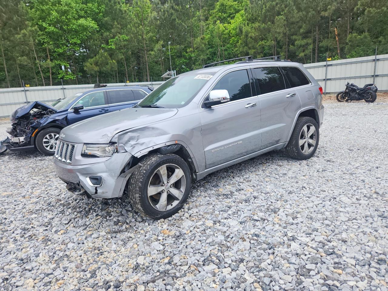 Salvage Jeep Cherokee Image