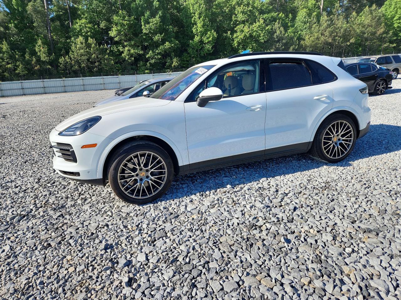 Salvage Porsche Cayenne Image