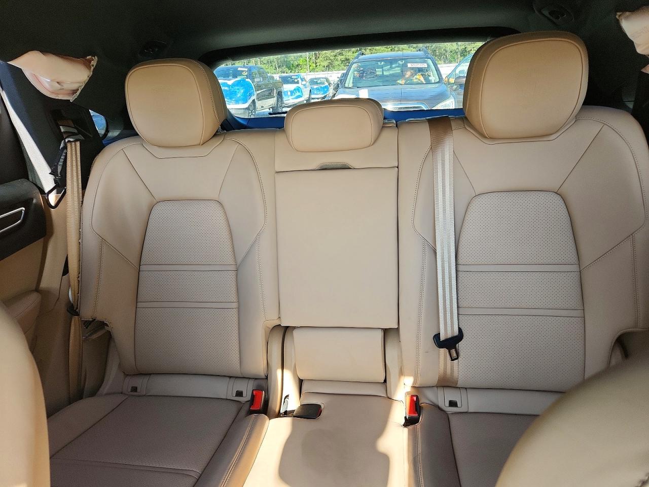 Porsche Cayenne Base
