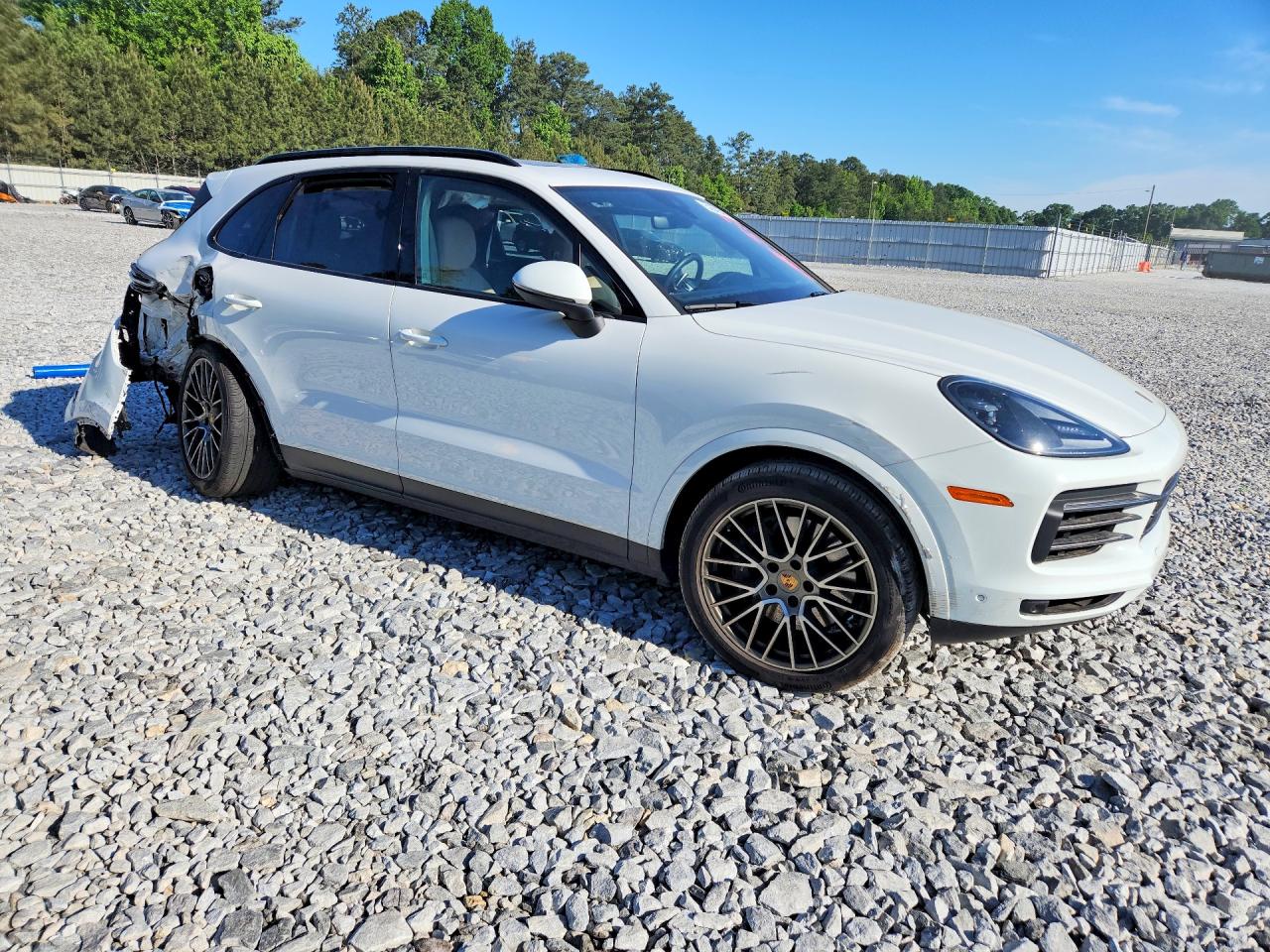 Porsche Cayenne Base