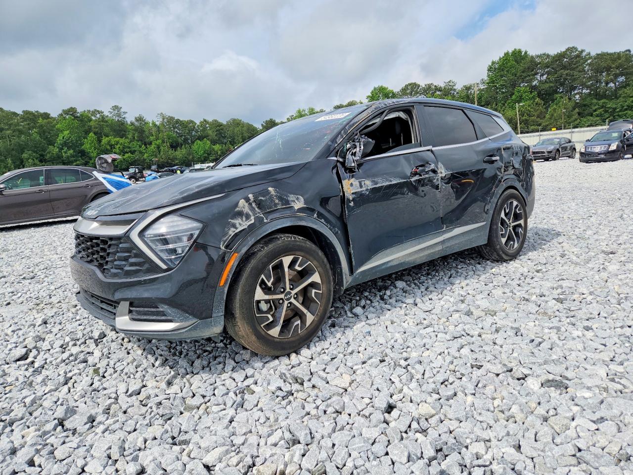Salvage Kia Sportage Image