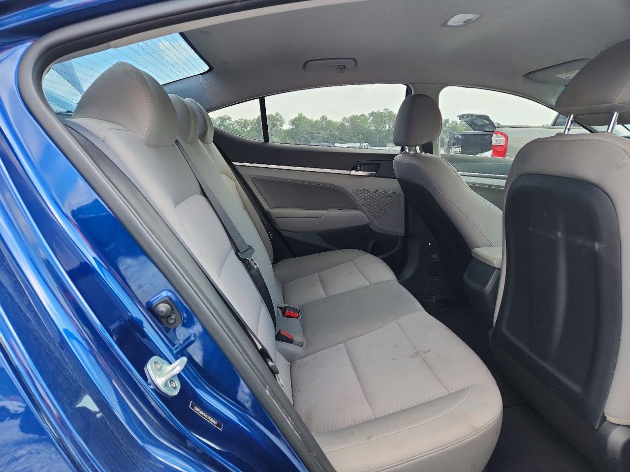 Hyundai ELANTRA Sel