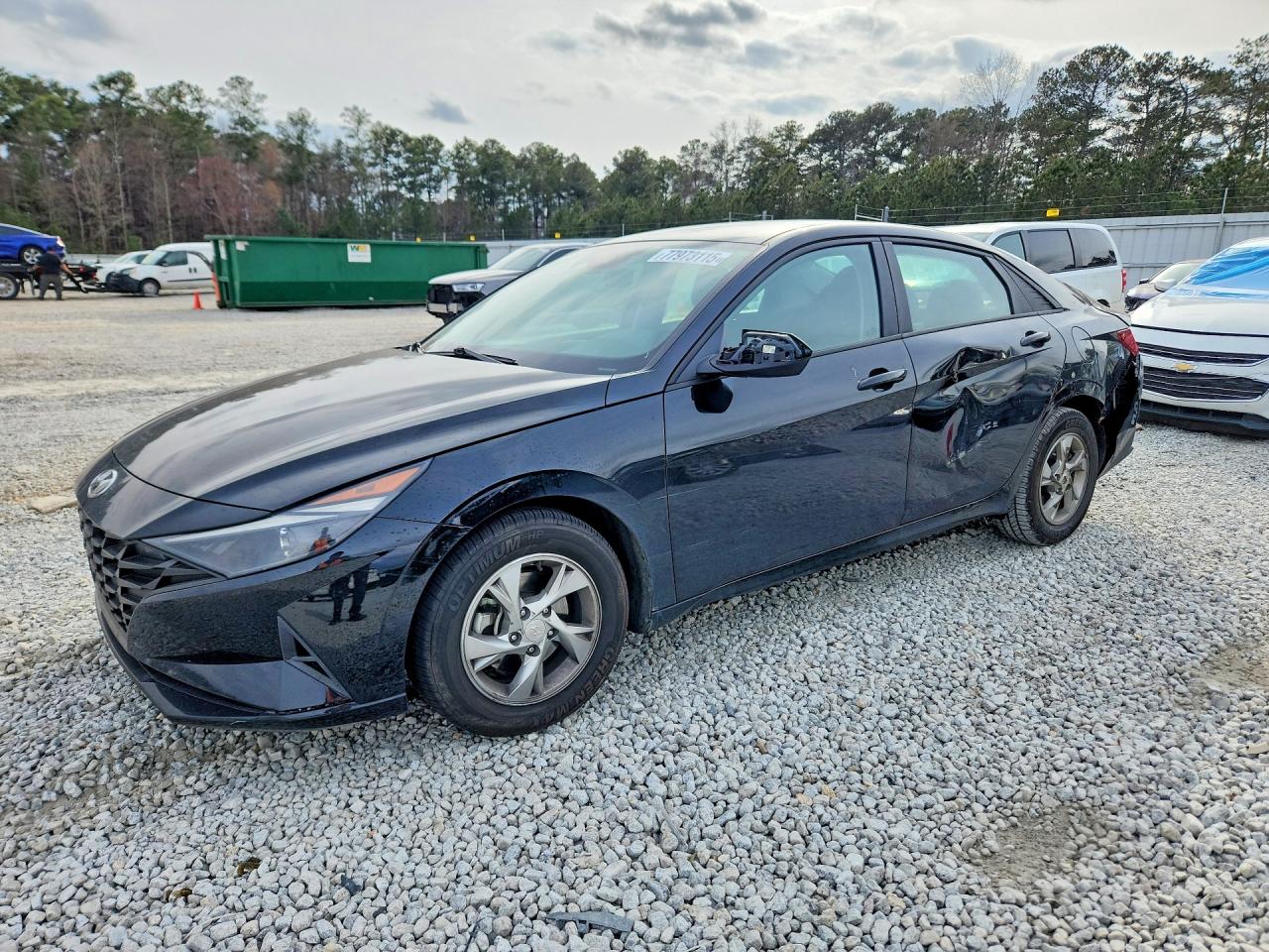 Salvage Hyundai ELANTRA Image