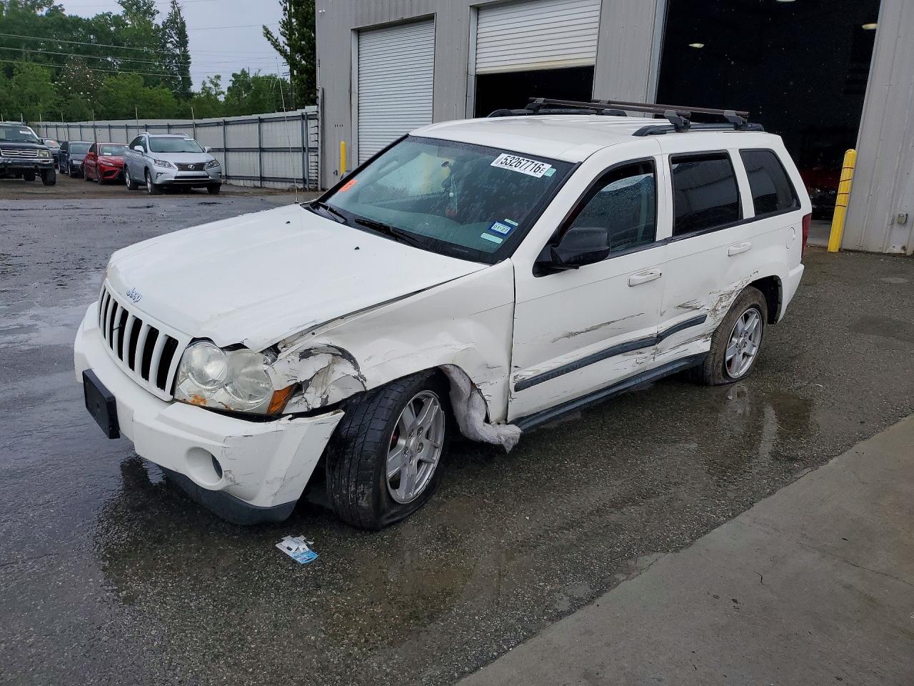 Salvage Jeep Cherokee Image