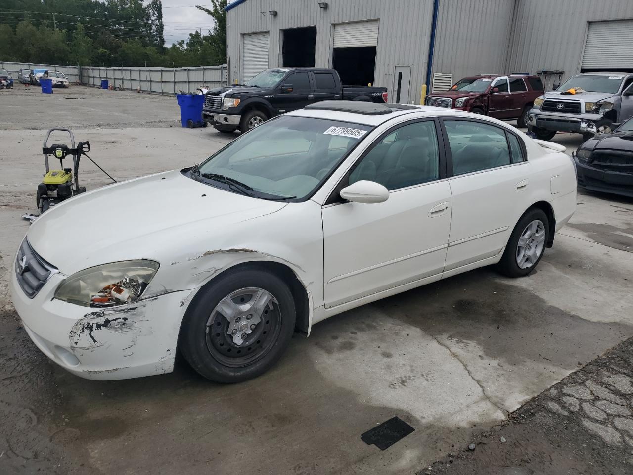 Salvage Nissan Altima Image