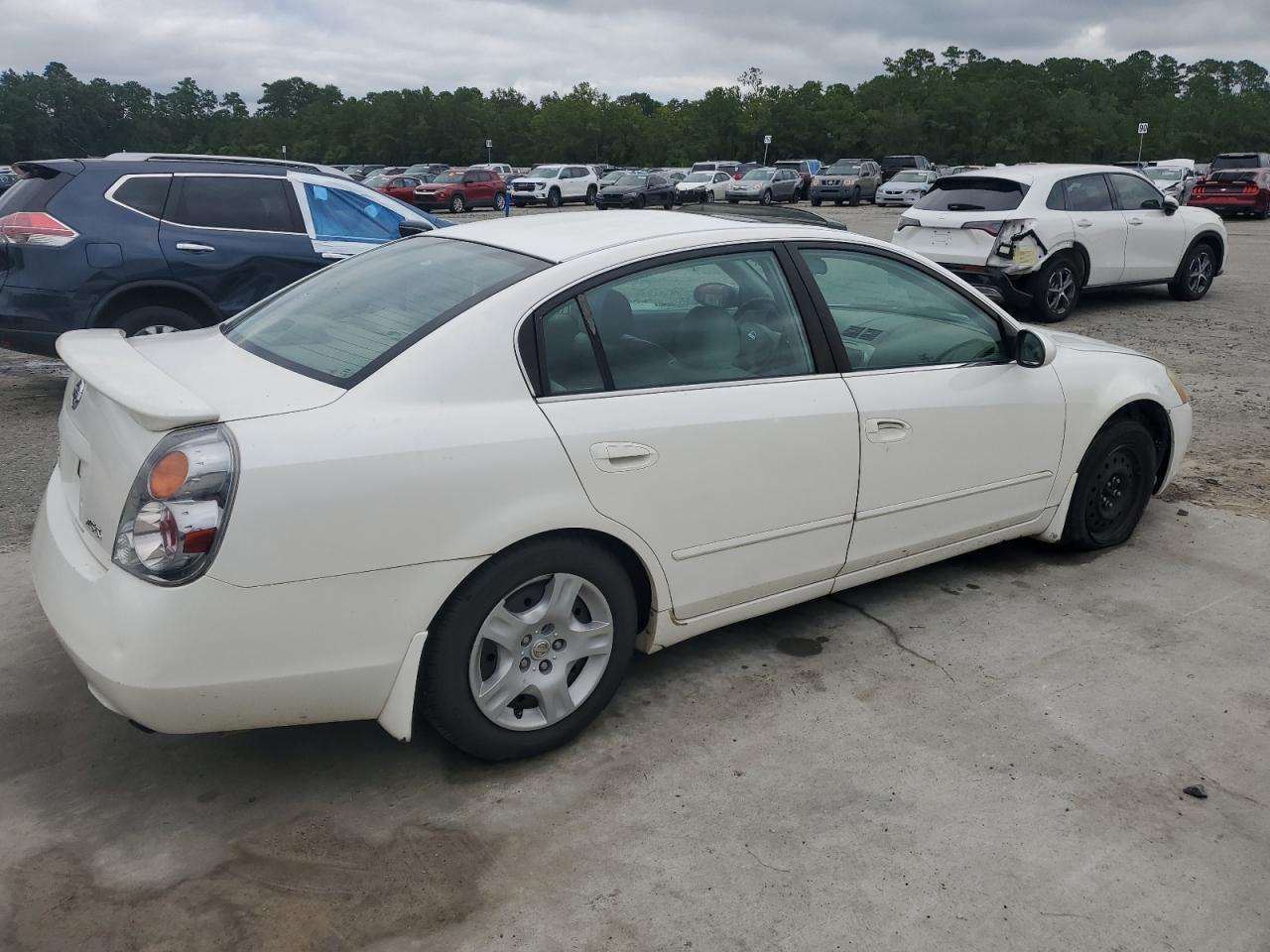 Nissan Altima Base