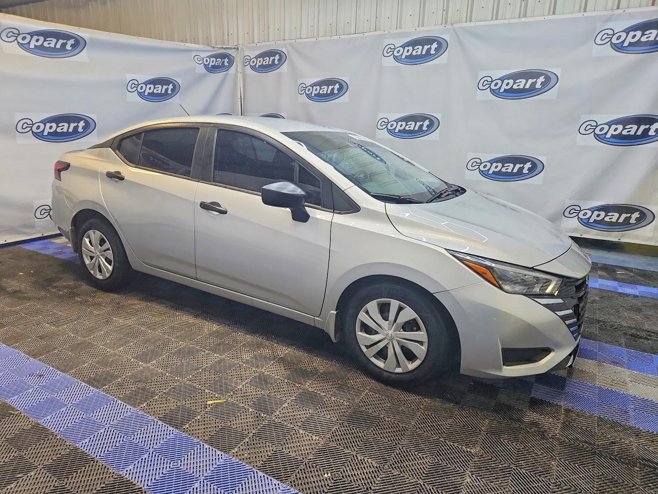 Nissan Versa S
