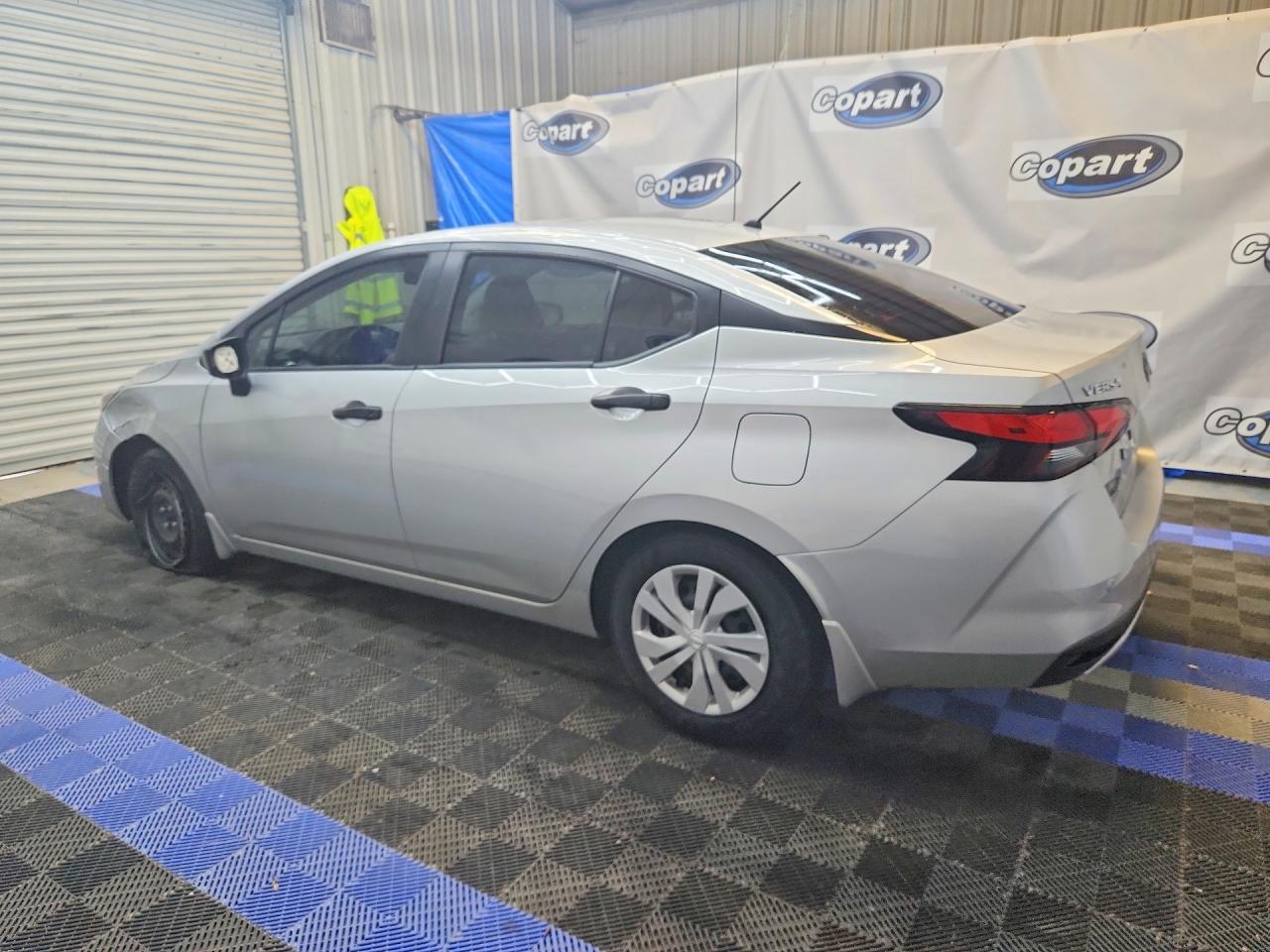 Nissan Versa S