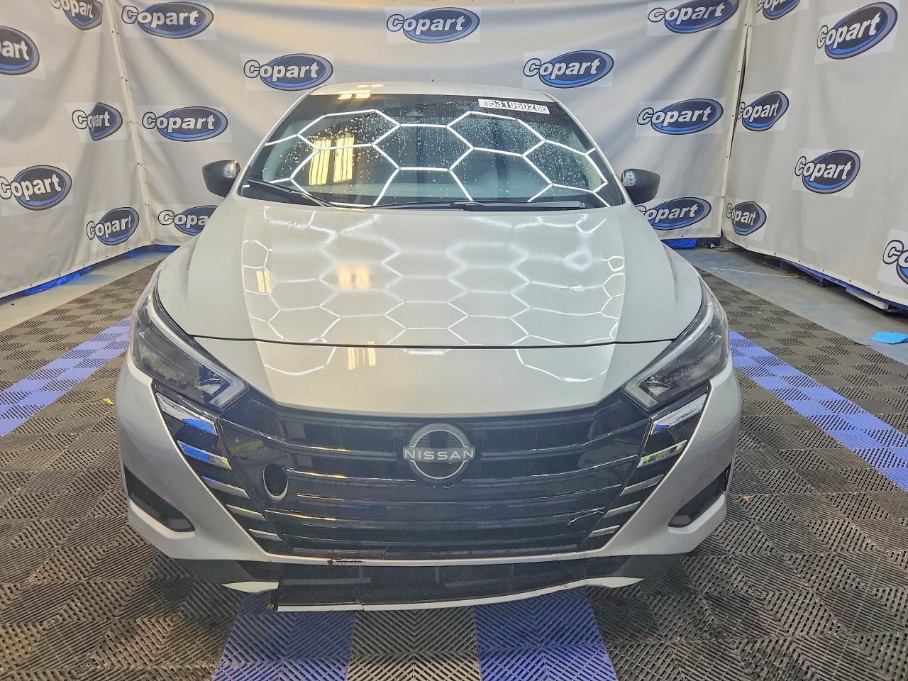 Nissan Versa S