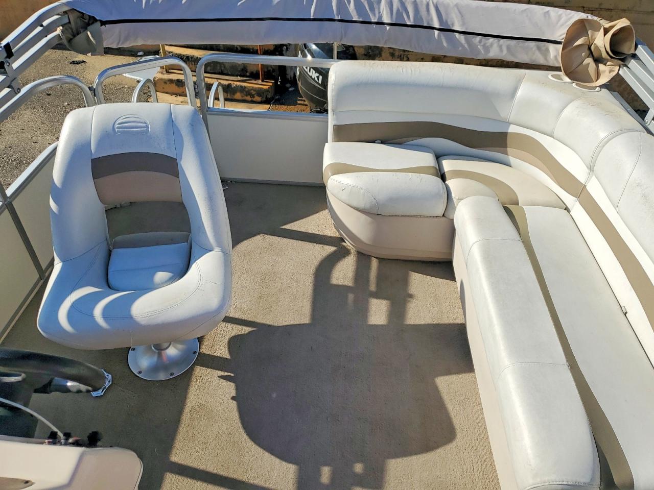 Sun Tracker Marine Trl