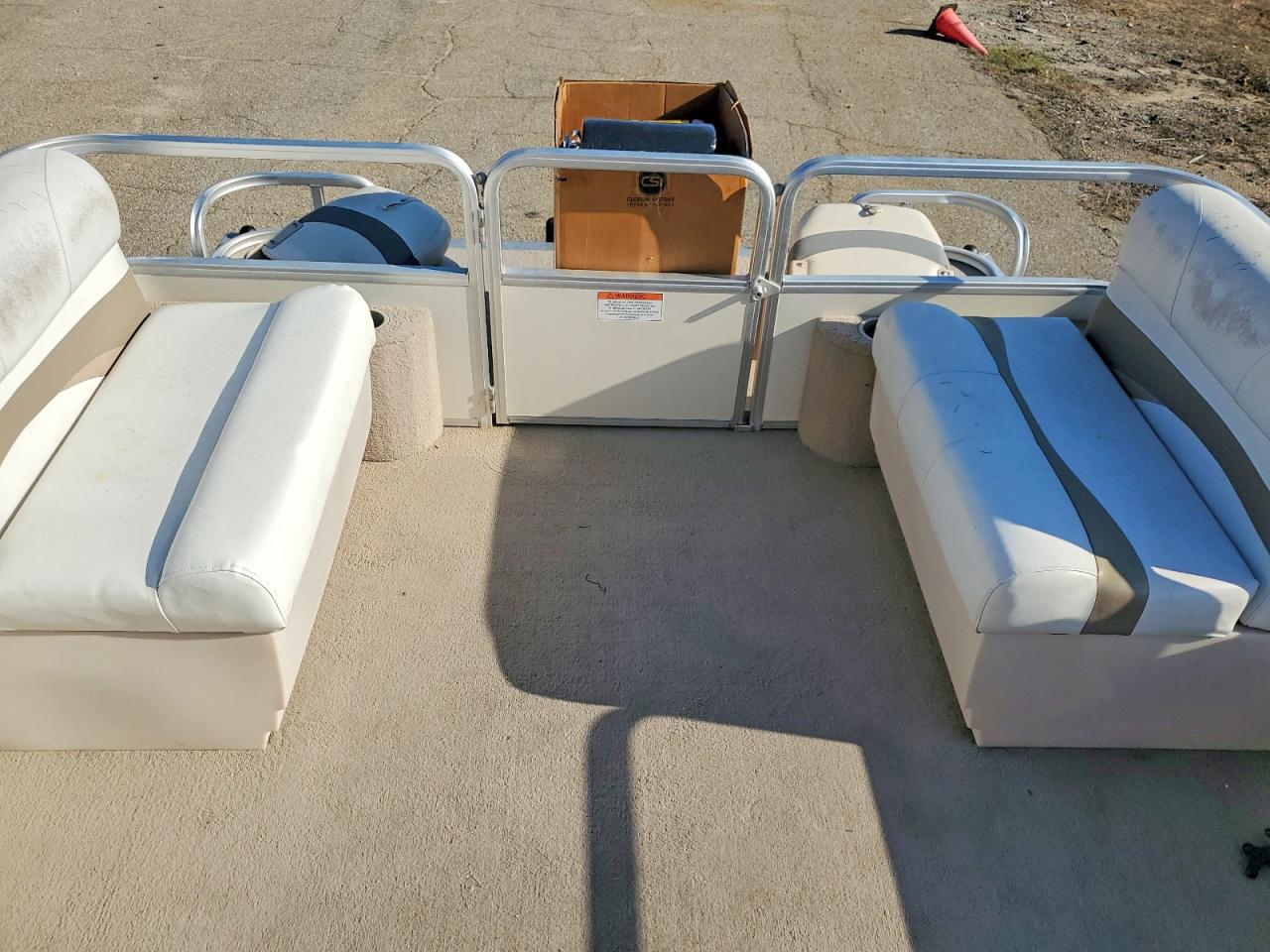 Sun Tracker Marine Trl
