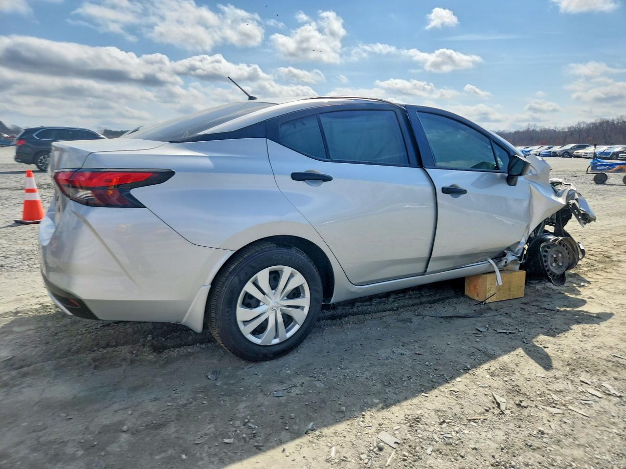 Nissan Versa S