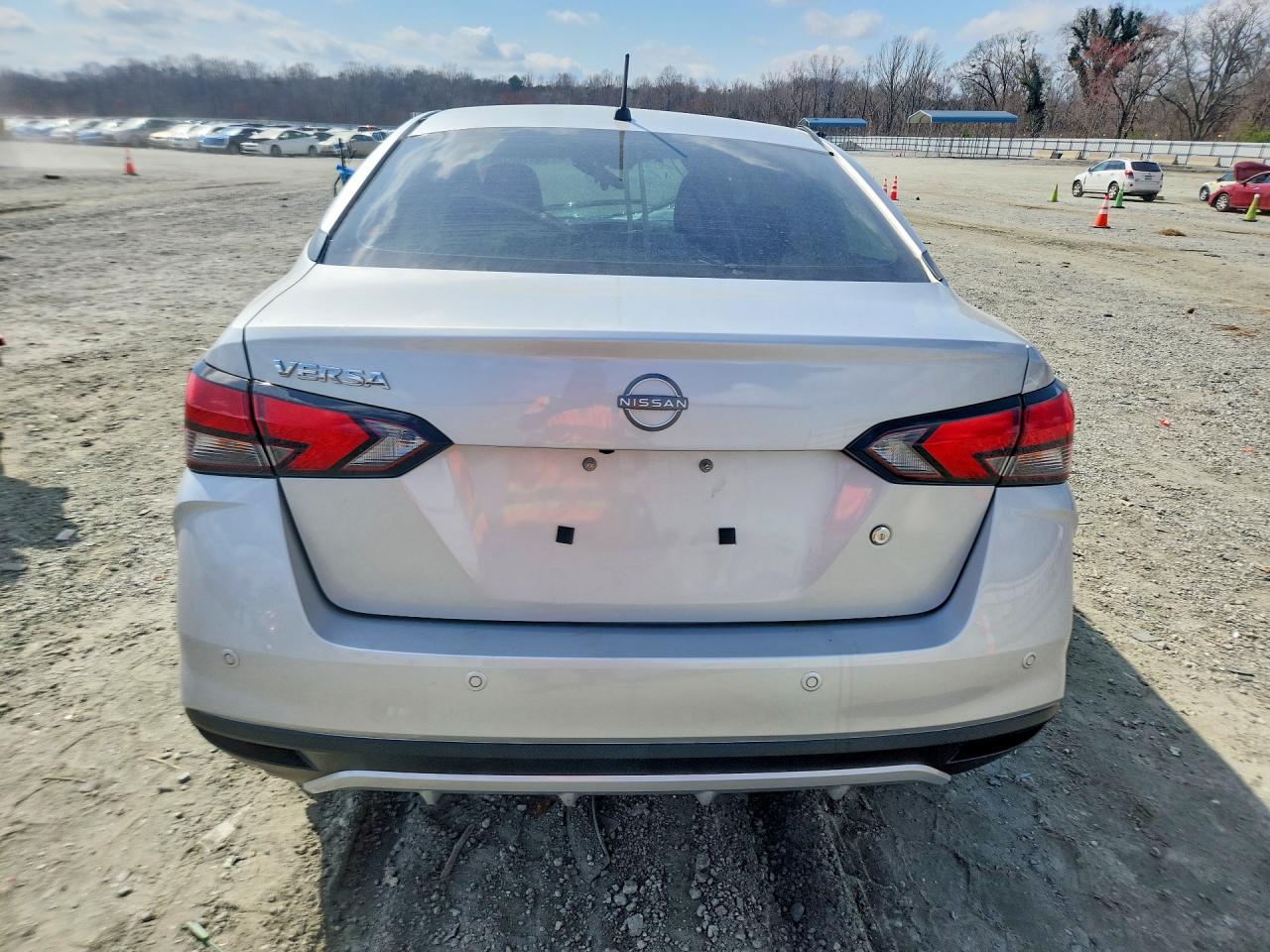 Nissan Versa S