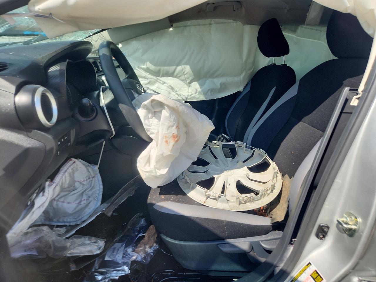 Nissan Versa S