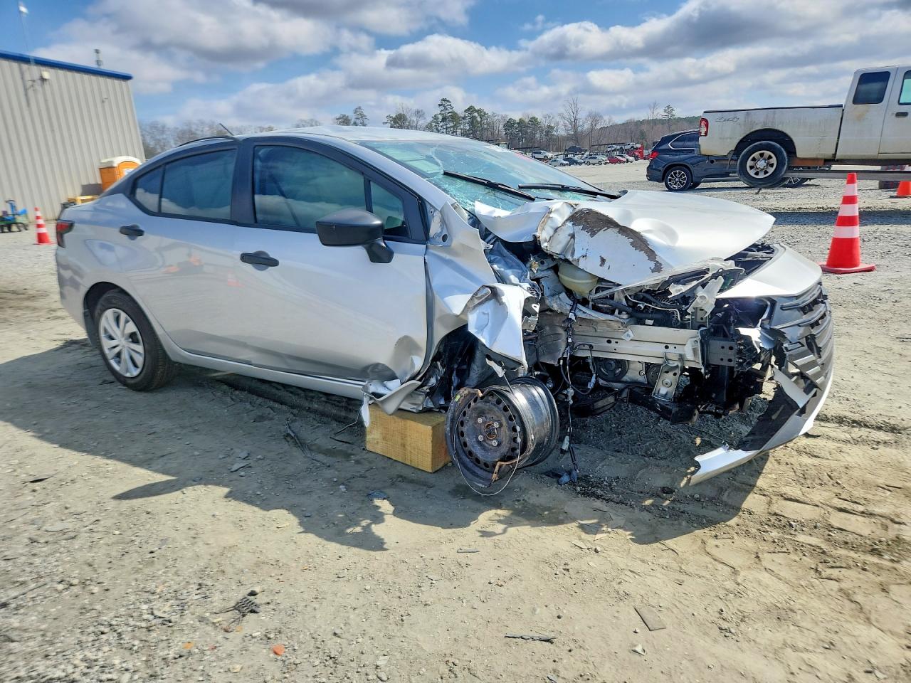 Nissan Versa S