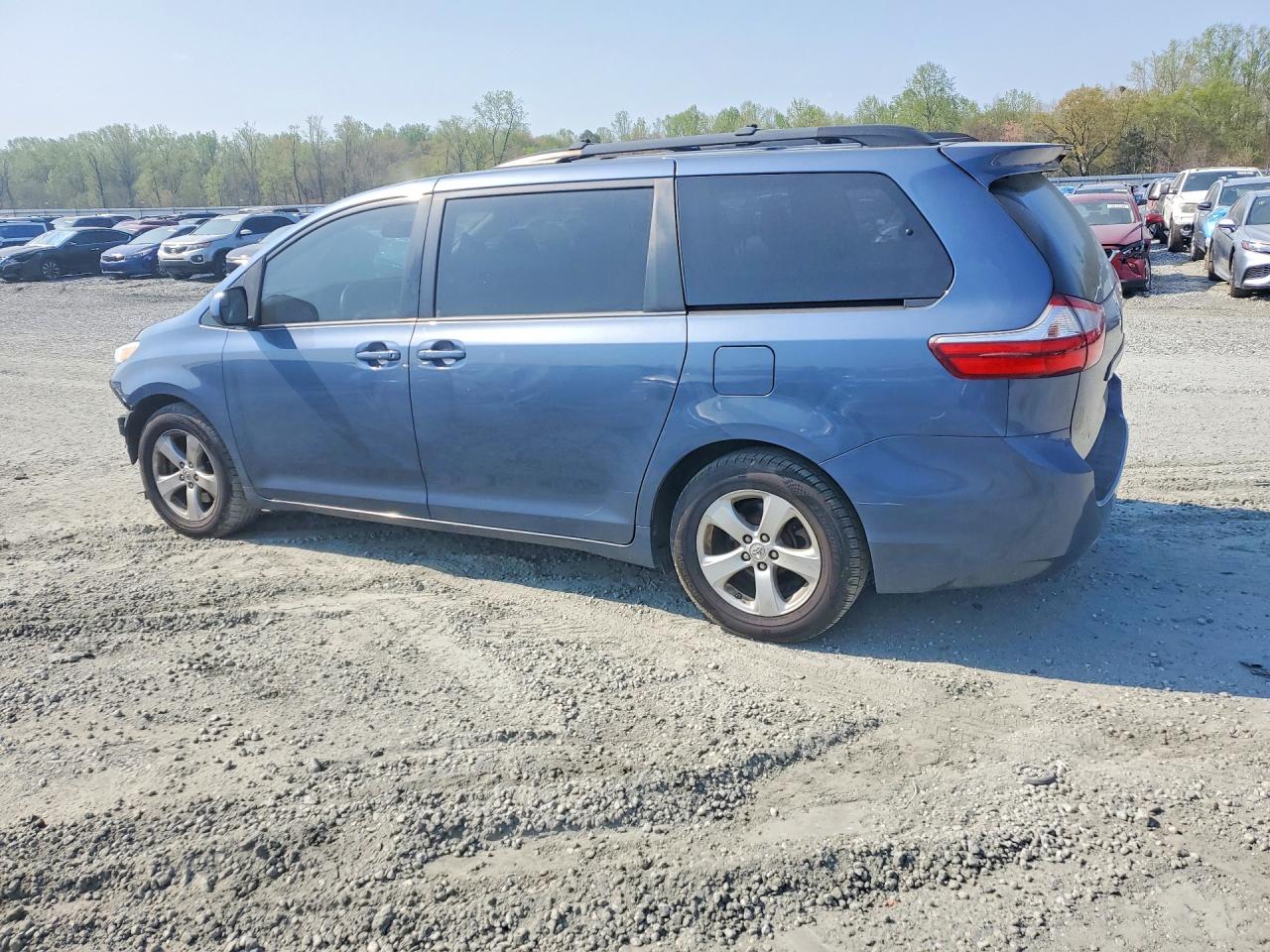 Toyota Sienna Le 8-passenger