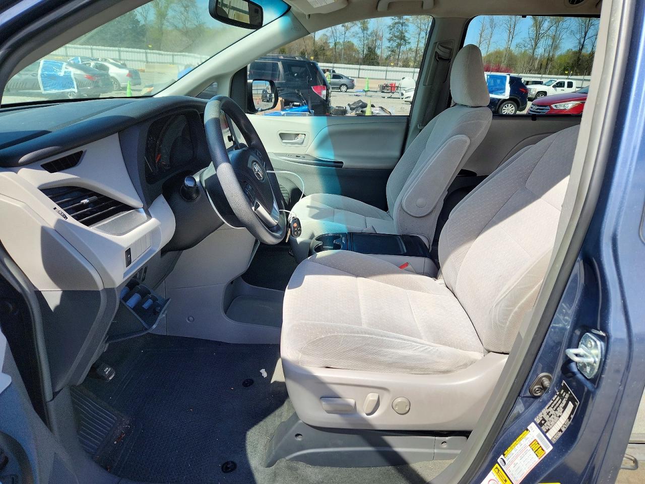 Toyota Sienna Le 8-passenger