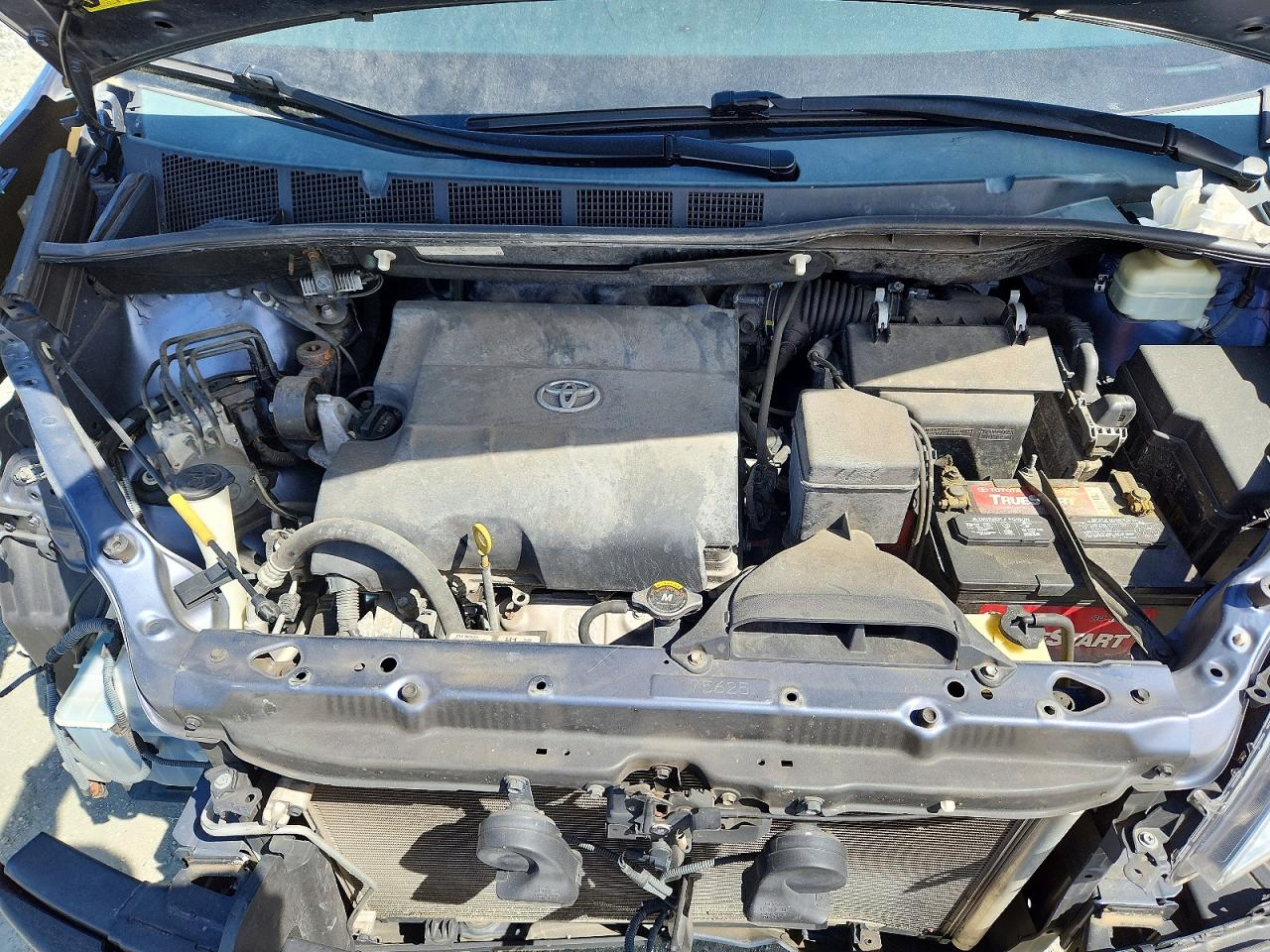 Toyota Sienna Le 8-passenger