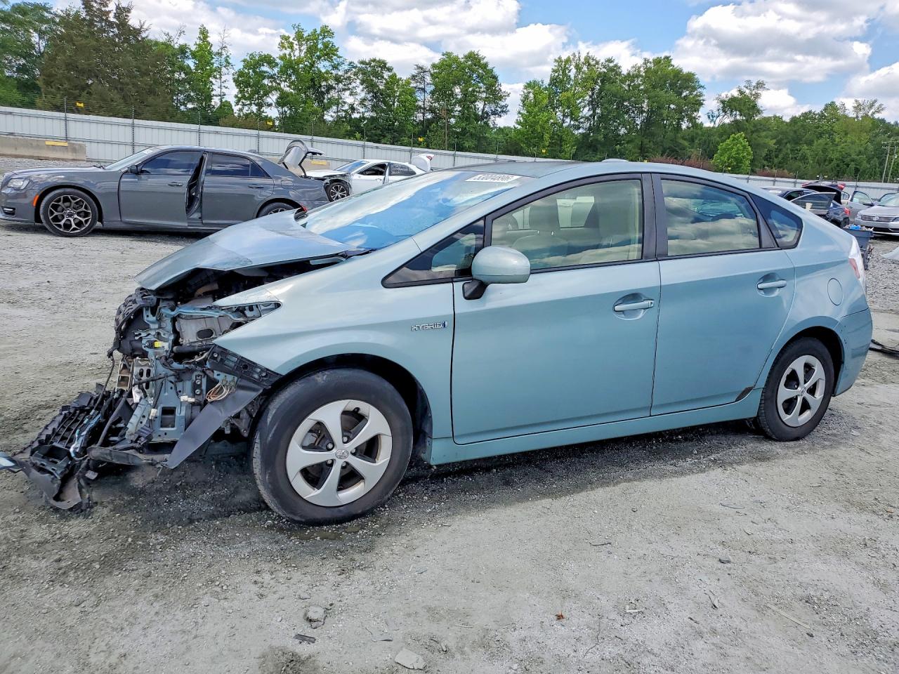 Salvage Toyota Prius Image