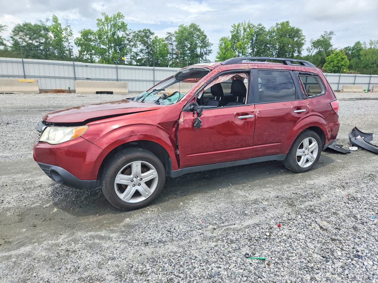 Salvage Subaru Forester Image