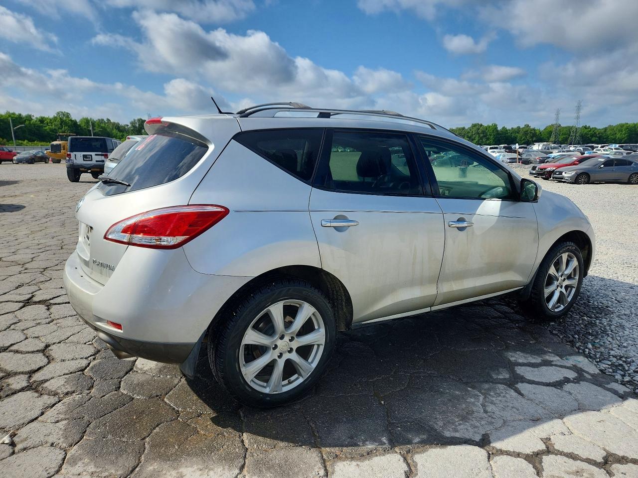 Nissan Murano S