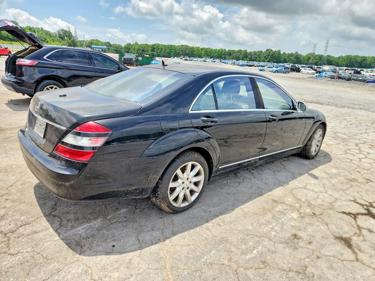 Mercedes-Benz S-Class 550