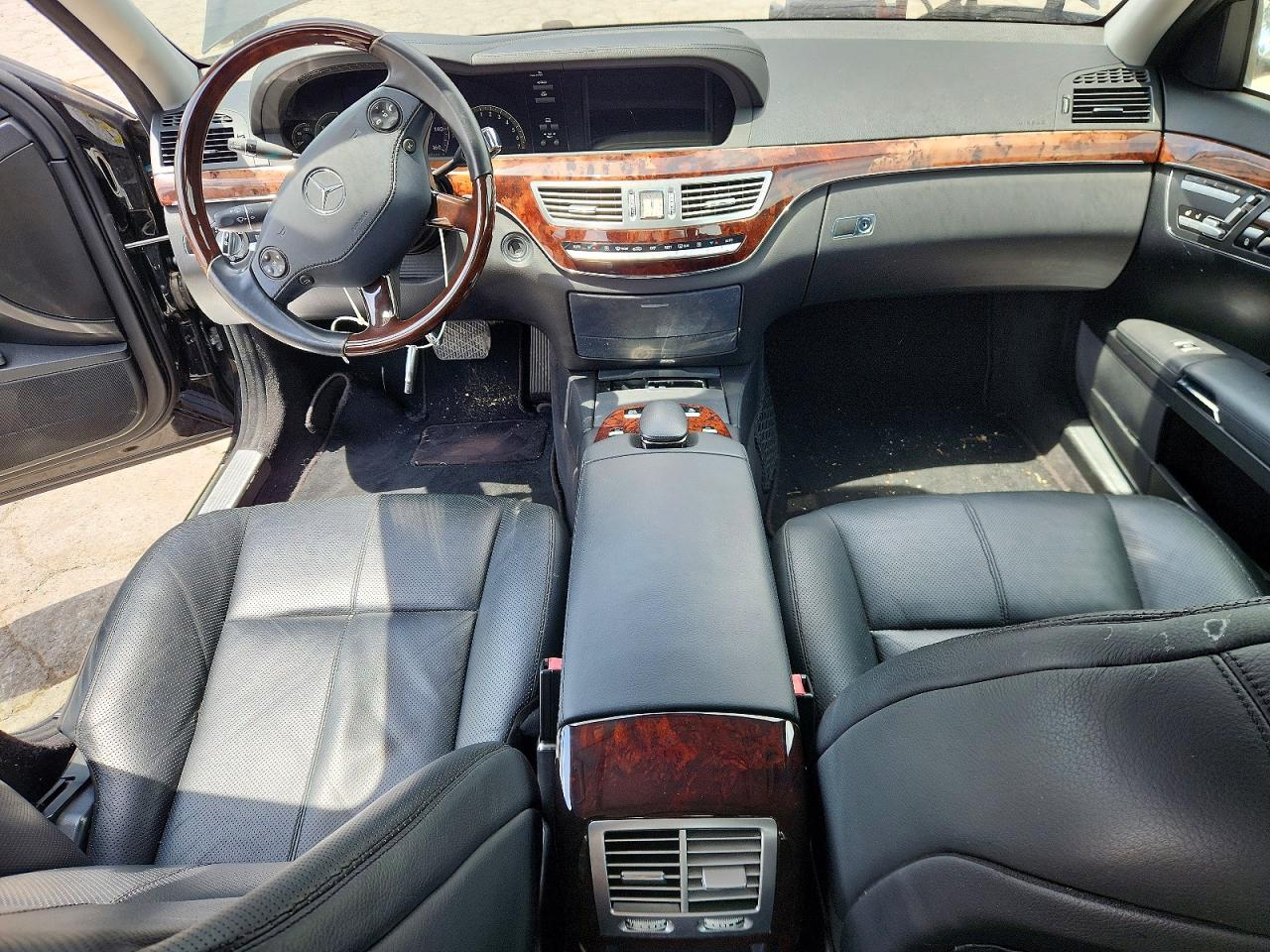 Mercedes-Benz S-Class 550