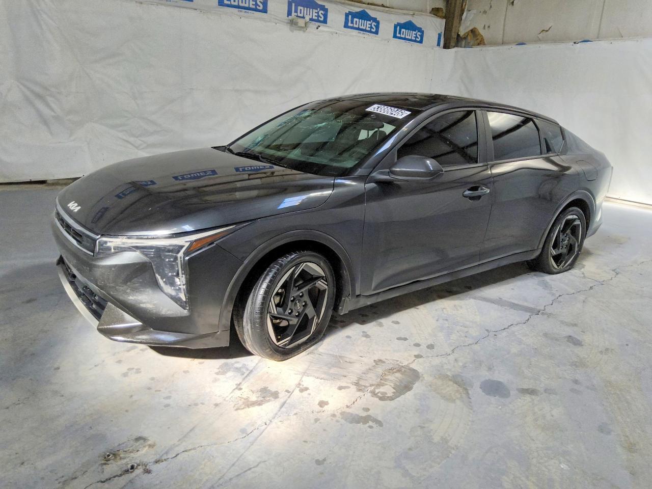 Salvage Kia K4 Image