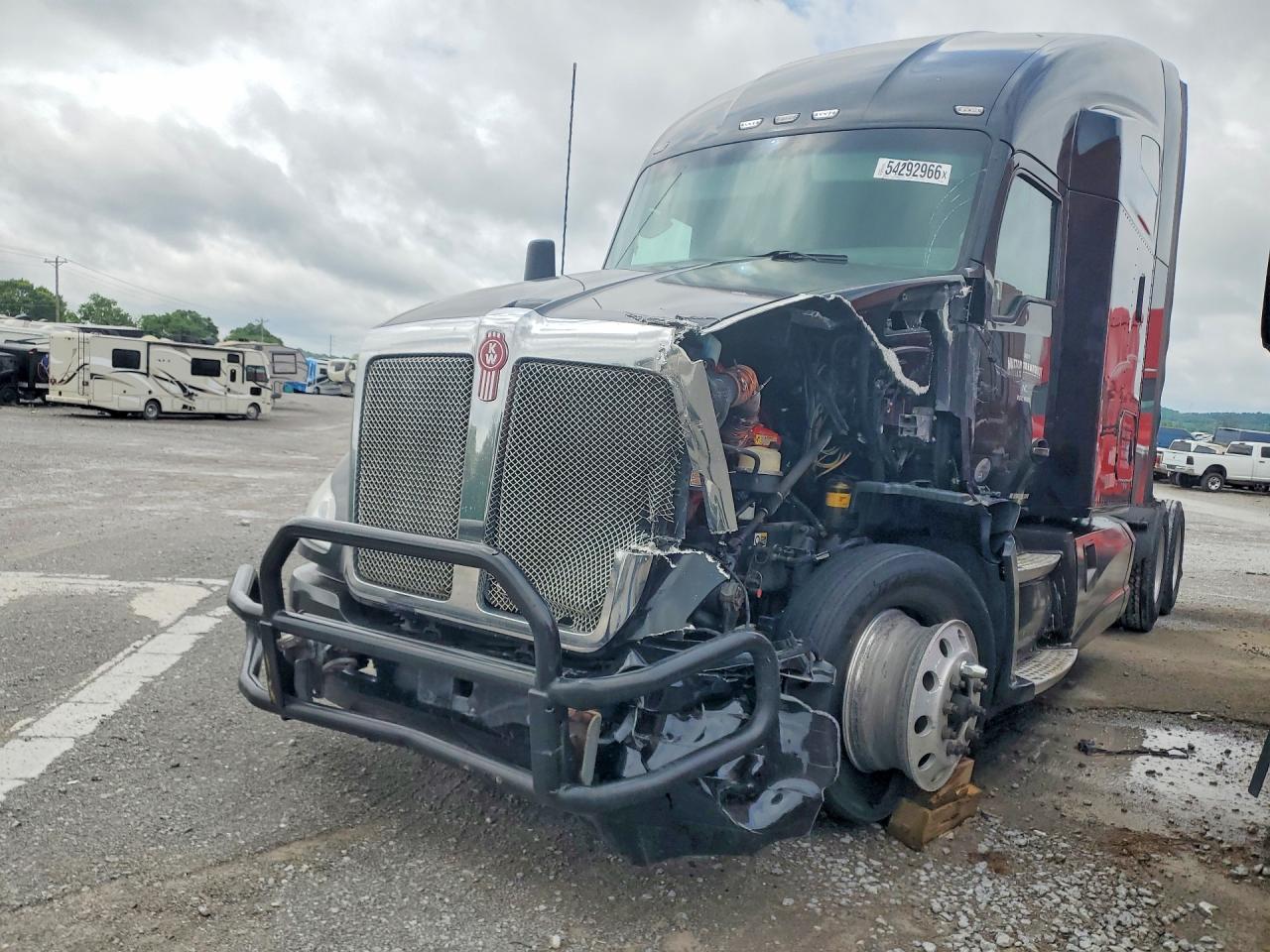 Salvage Kenworth T680 Image