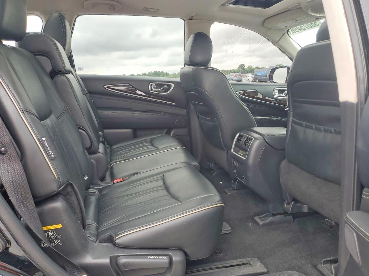 INFINITI Qx Luxe