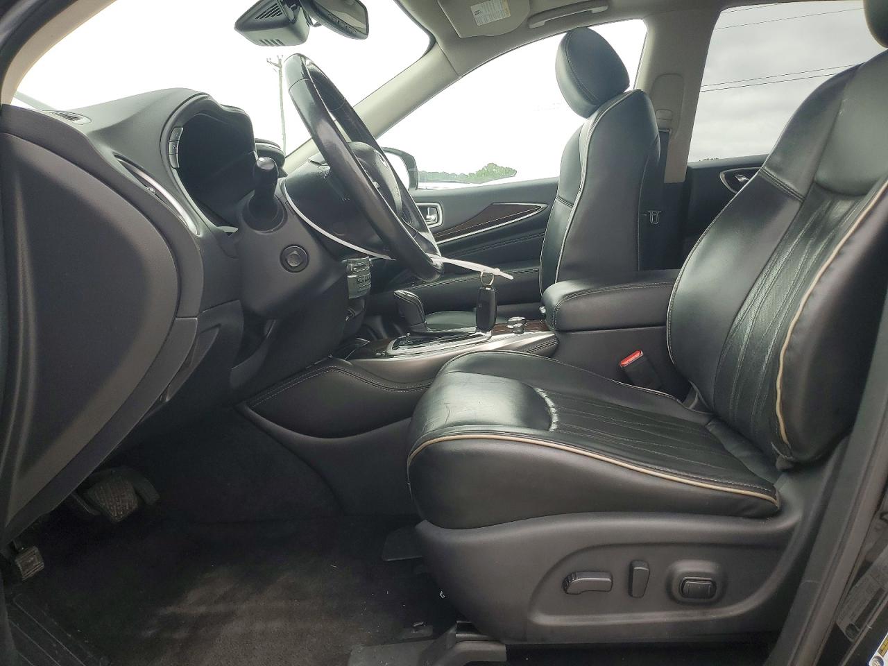 INFINITI Qx Luxe