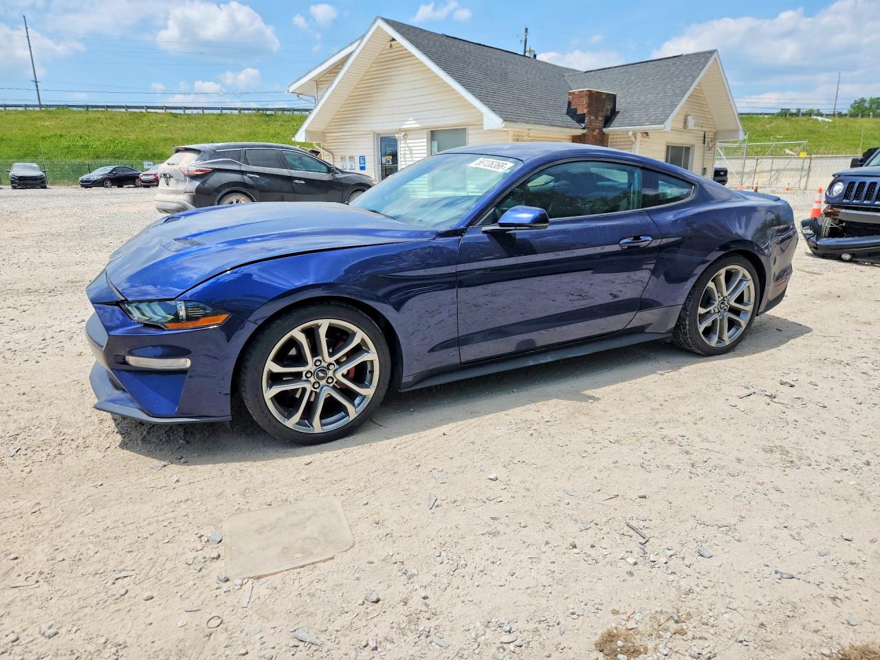 Salvage Ford Mustang Image
